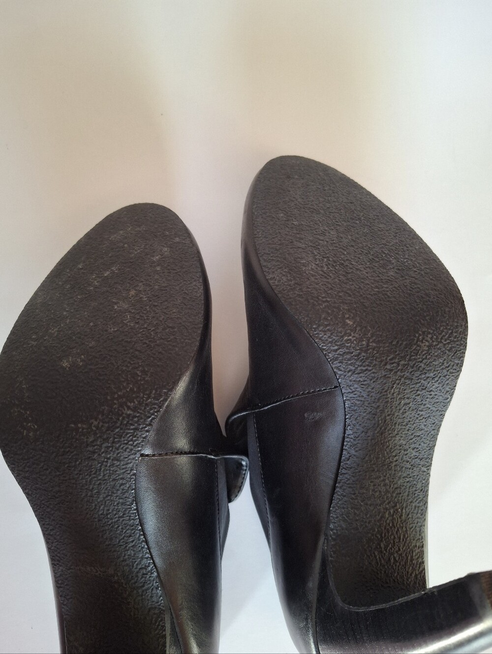 Levity Black Leather 3.8" Pumps 8.5M - Picture 8 of 11